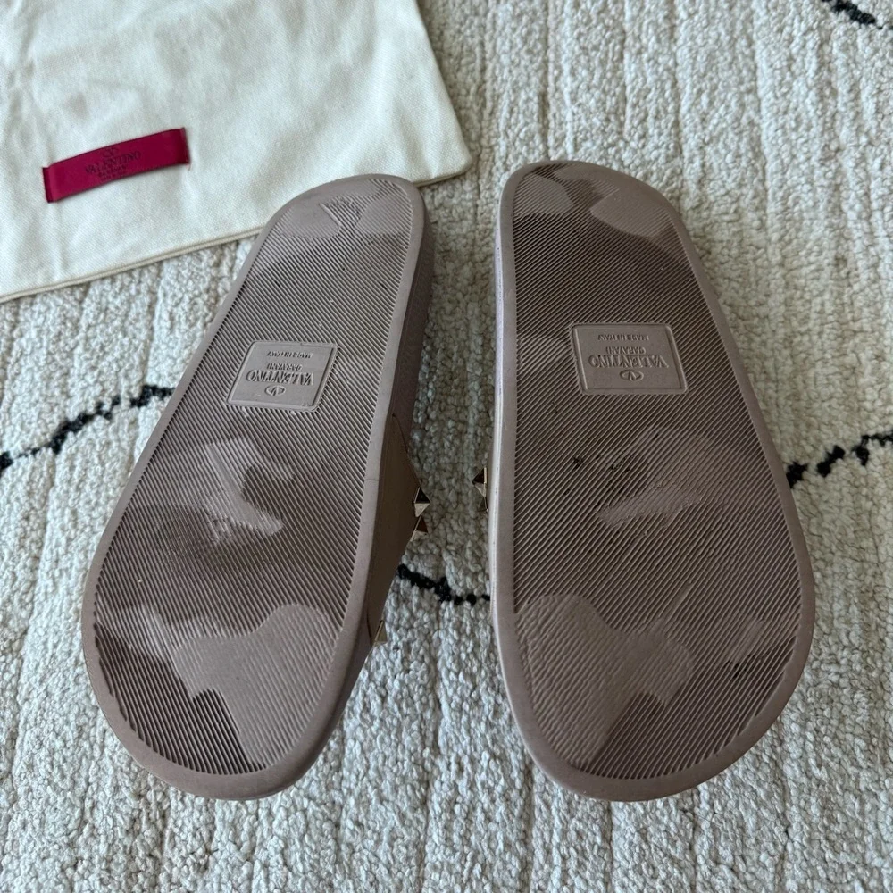 VALENTINO GARAVANI ROCKSTUD RUBBER SLIDES SIZE 37 - Picture 5 of 11